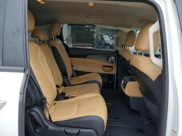 2024 KIA CARNIVAL LX  