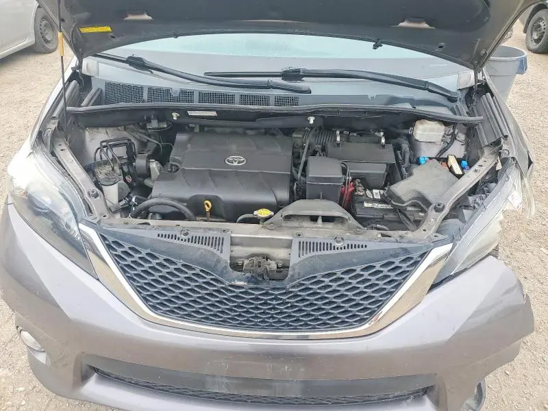 2014 TOYOTA SIENNA SPORT  