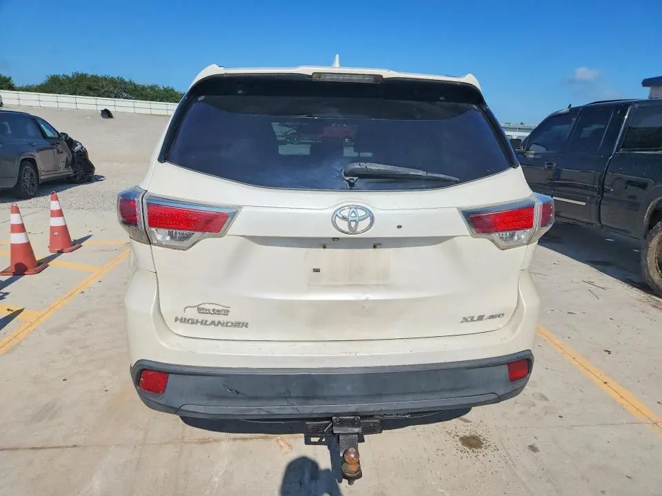 2015 TOYOTA HIGHLANDER XLE  