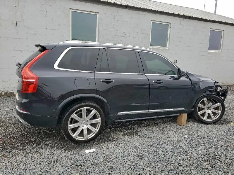 2017 VOLVO XC90 T6  