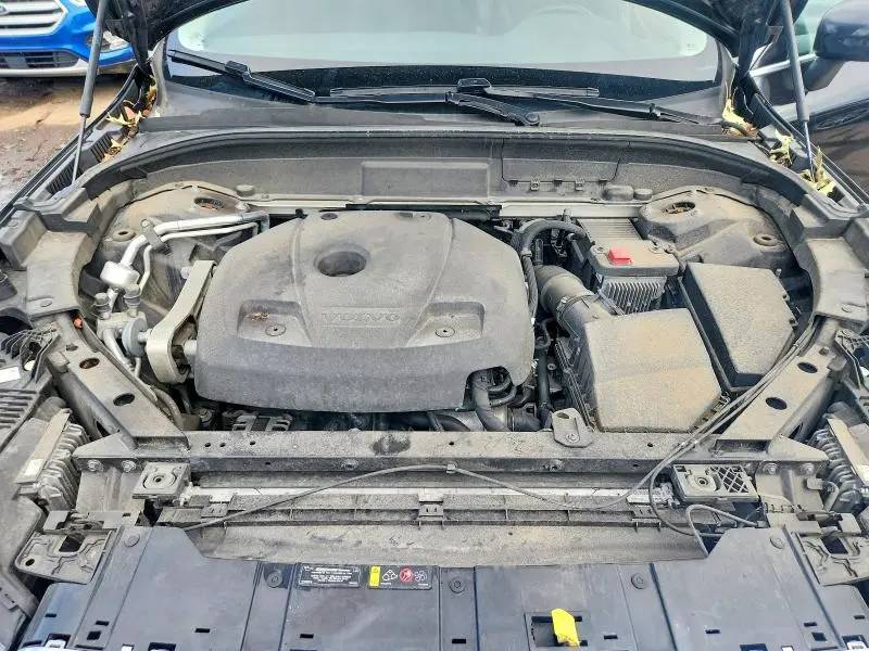 2021 VOLVO XC60 T5 MOMENTUM  