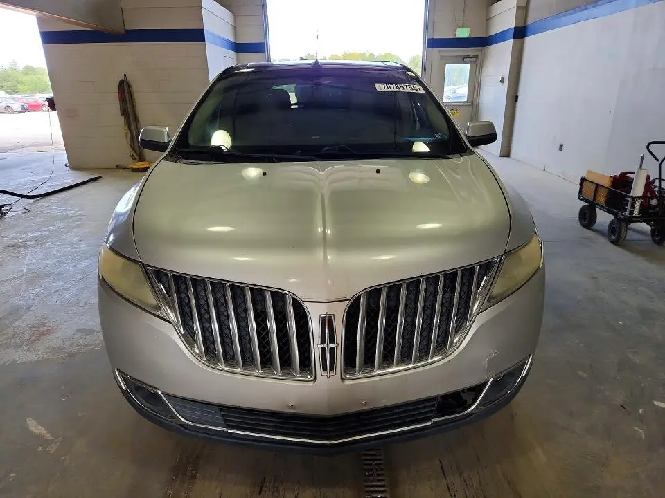 2011 LINCOLN MKX   