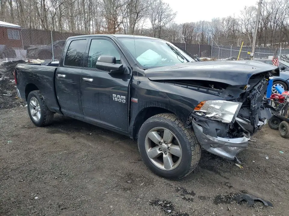 2016 RAM 1500 SLT  