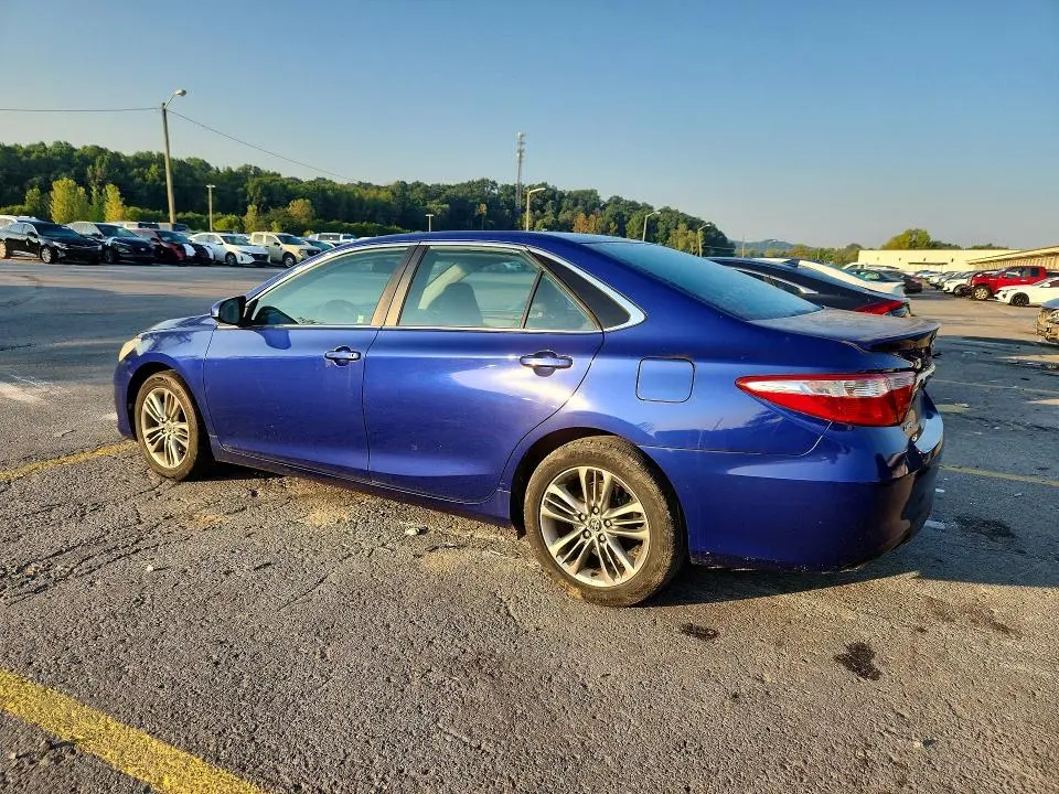 2015 TOYOTA CAMRY SE  