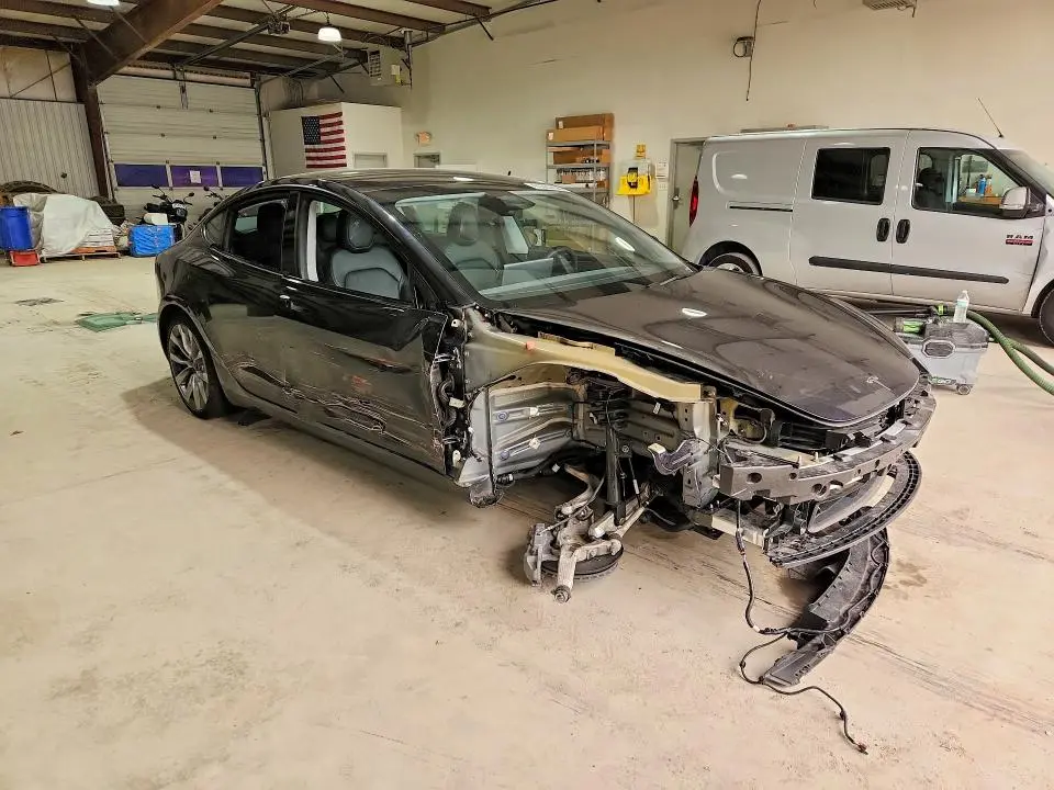 2024 TESLA MODEL 3   