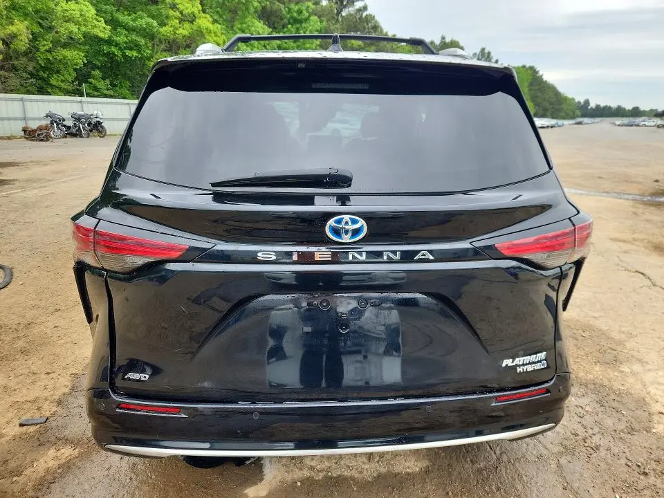 2023 TOYOTA SIENNA PLATINUM 7-PASSENGER  