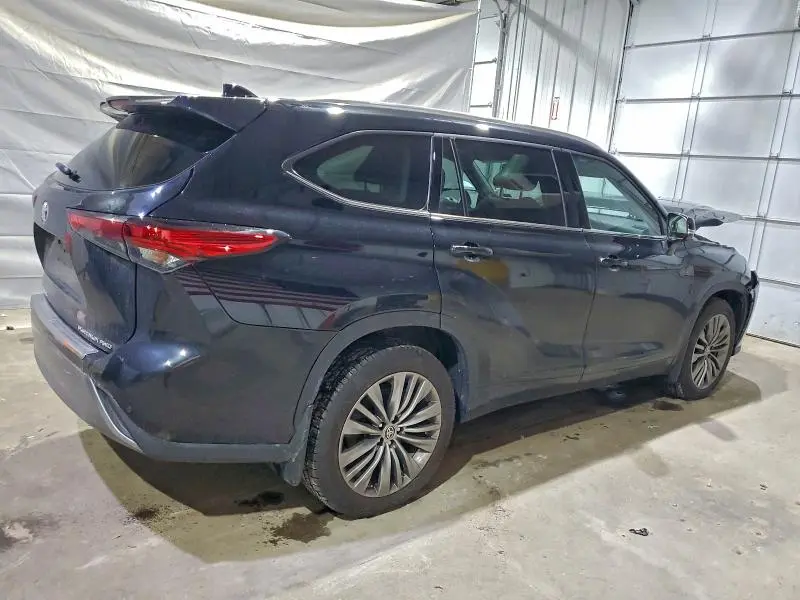 2022 TOYOTA HIGHLANDER PLATINUM  