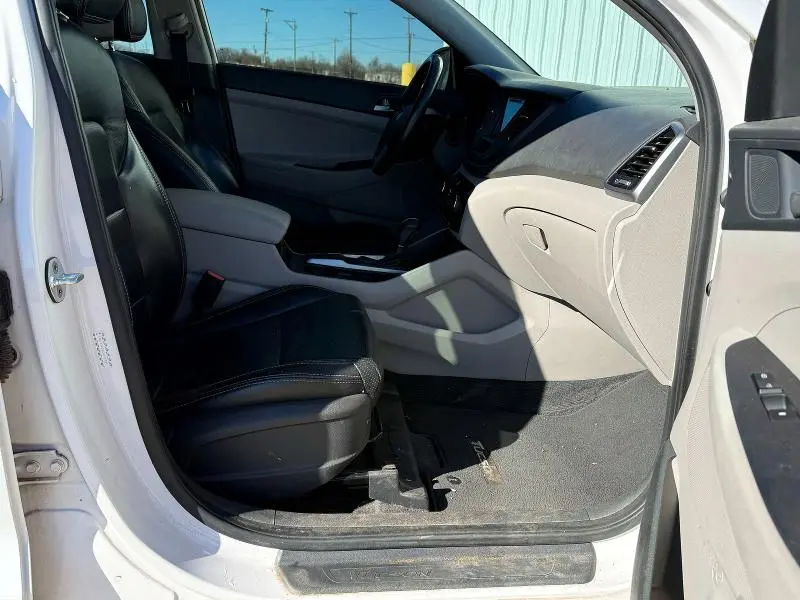 2016 HYUNDAI TUCSON SPORT  