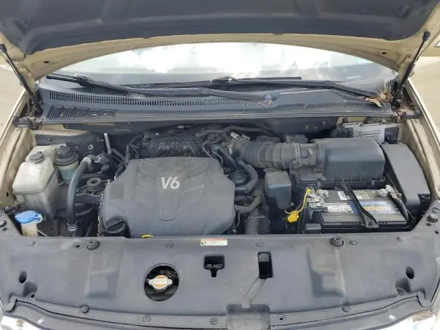 2011 KIA SEDONA LX  