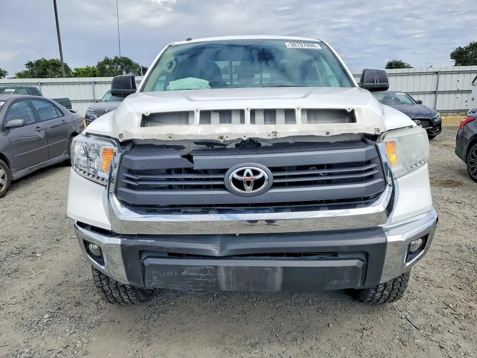 2015 TOYOTA TUNDRA SR5  