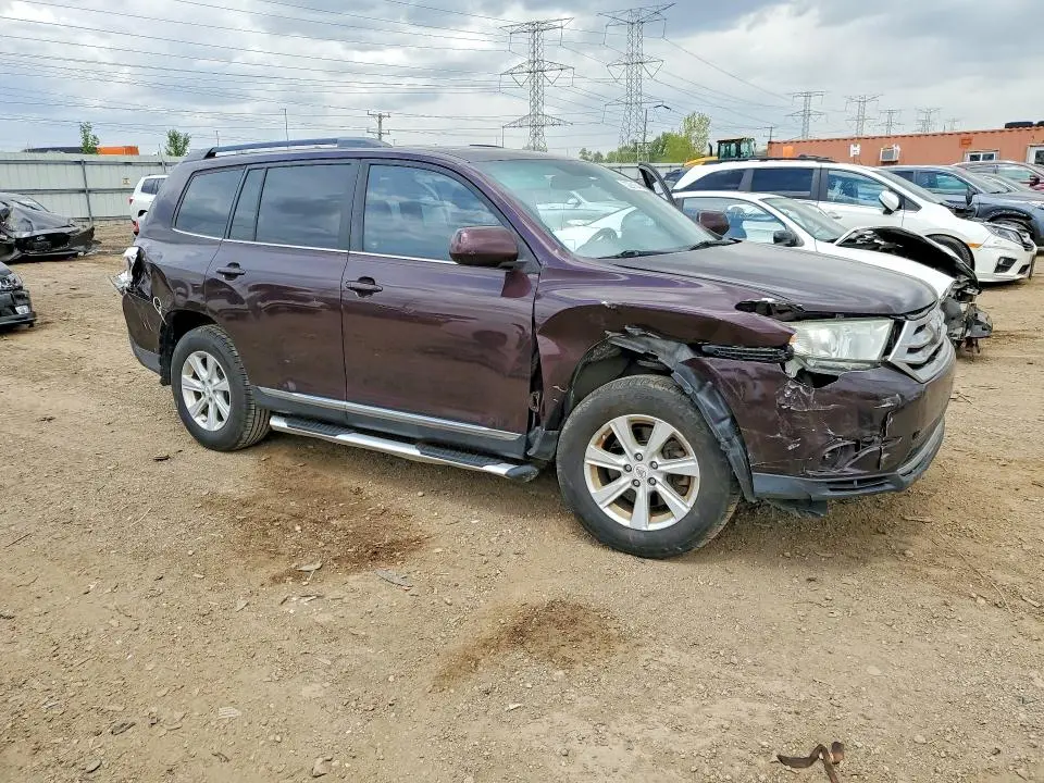 2011 TOYOTA HIGHLANDER SE  