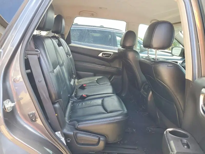 2017 NISSAN PATHFINDER SL  