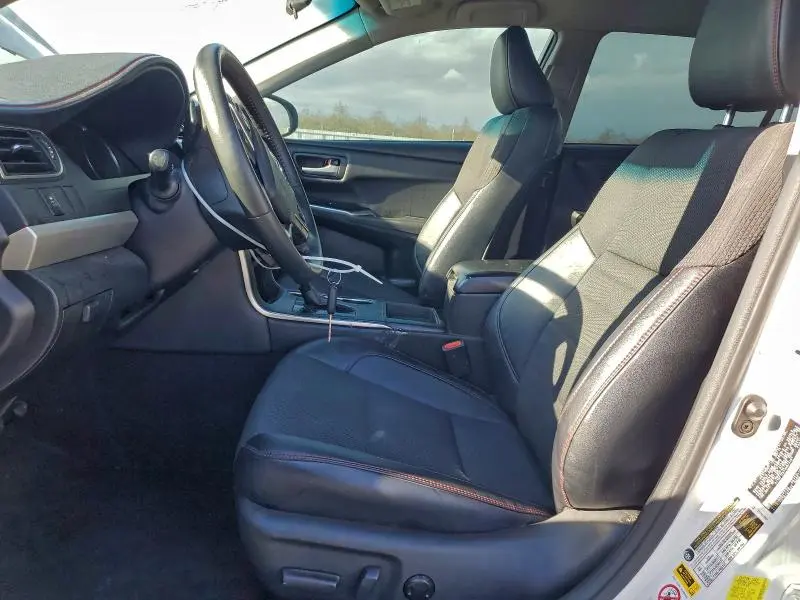 2017 TOYOTA CAMRY SE  
