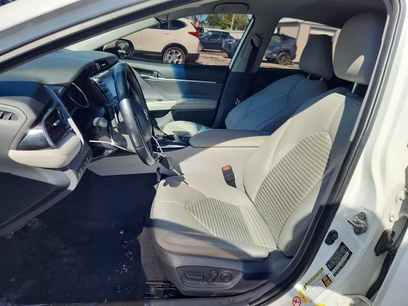 2019 TOYOTA CAMRY SE  