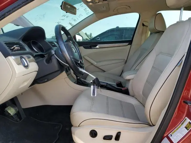 2017 VOLKSWAGEN PASSAT SE  