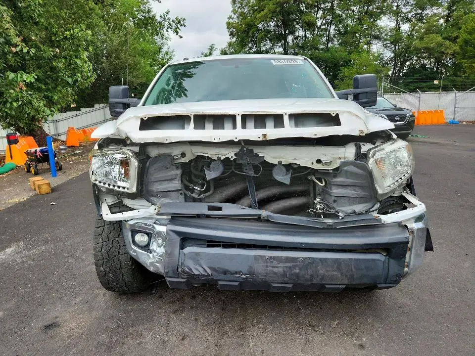 2016 TOYOTA TUNDRA SR5  