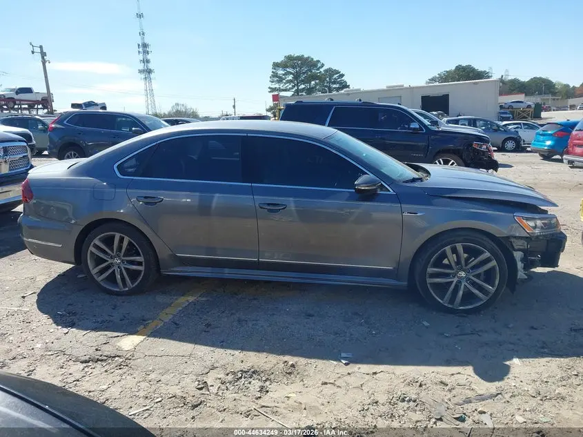 2017 VOLKSWAGEN PASSAT 1.8T R-LINE