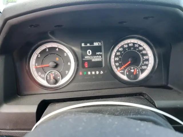2024 RAM 1500 CLASSIC SLT  