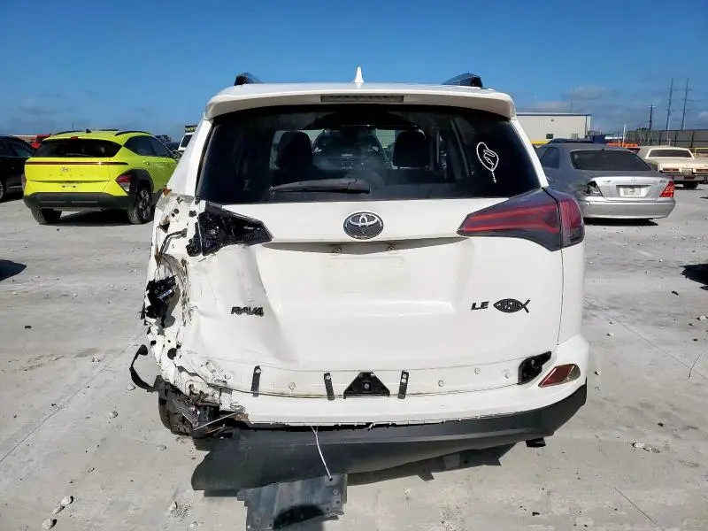 2018 TOYOTA RAV4 LE  