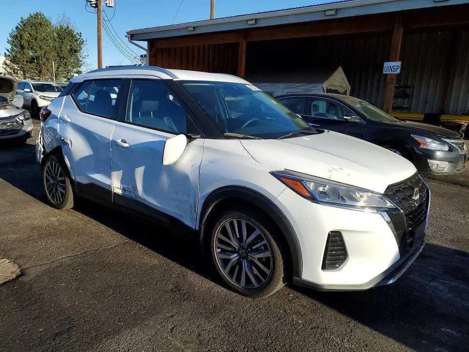 2023 NISSAN KICKS SV  