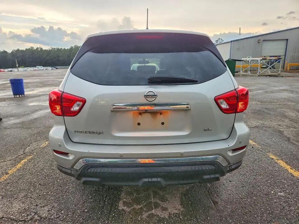 2018 NISSAN PATHFINDER SL  