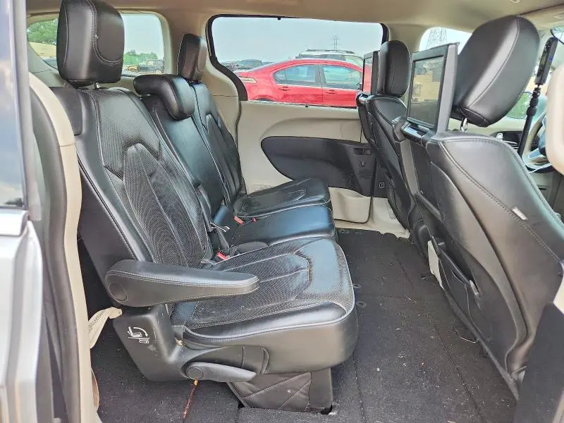 2018 CHRYSLER PACIFICA LIMITED  