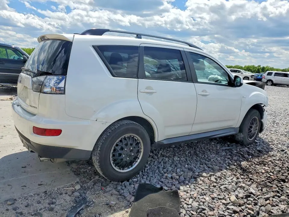 2013 MITSUBISHI OUTLANDER ES  