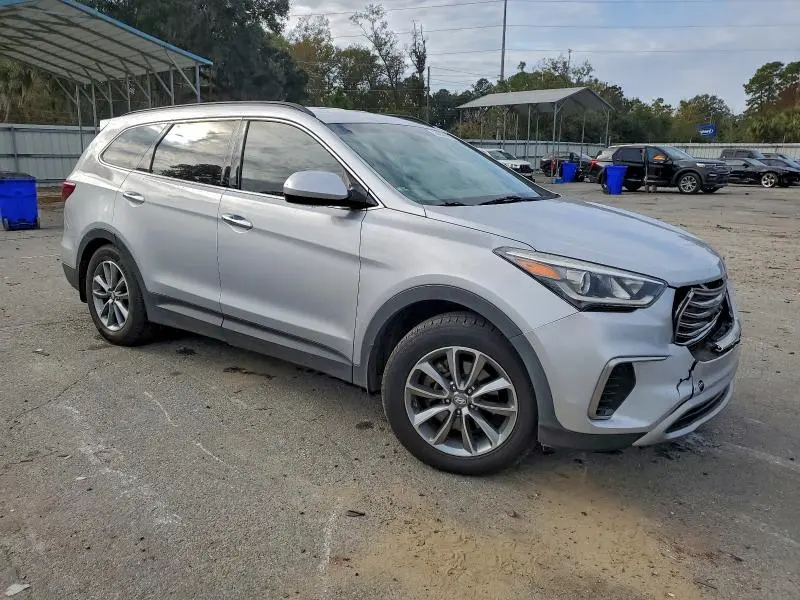 2018 HYUNDAI SANTA FE SE  