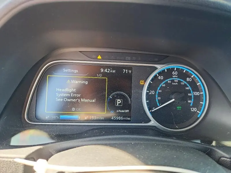2020 NISSAN LEAF SV  