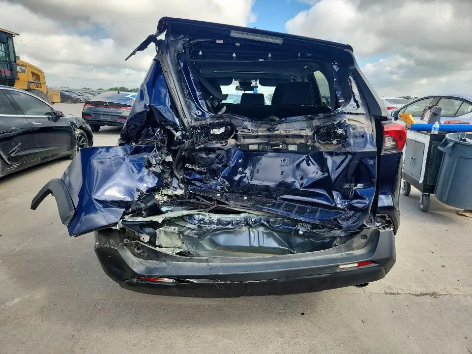 2019 TOYOTA RAV4 XLE  