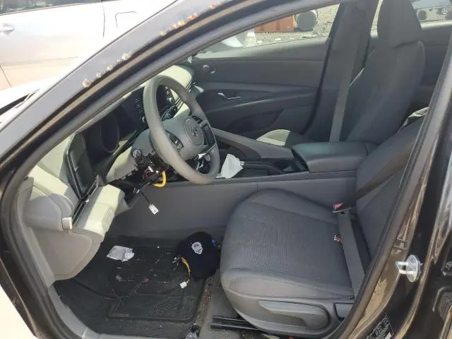 2021 HYUNDAI ELANTRA SE  