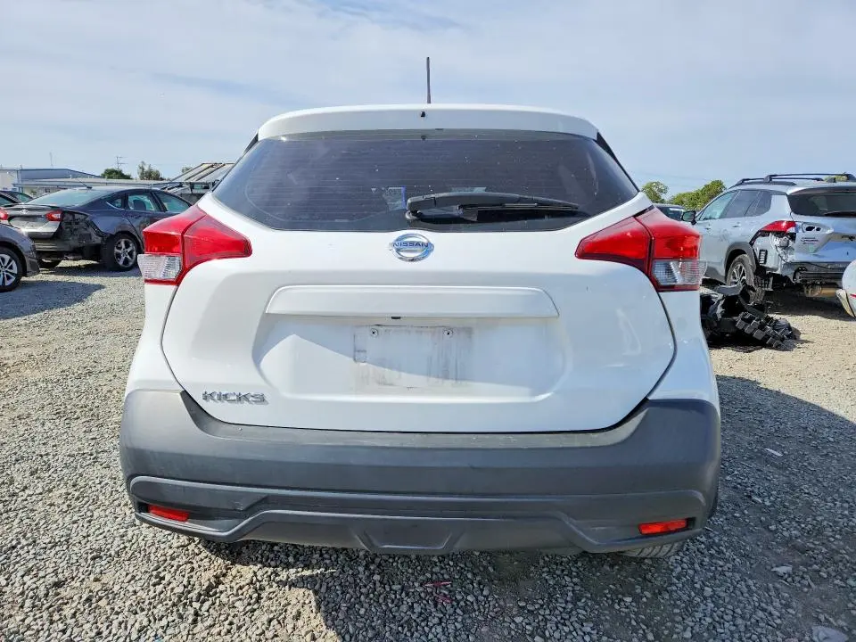 2019 NISSAN KICKS S  