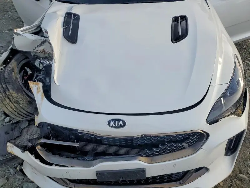 2018 KIA STINGER GT2  