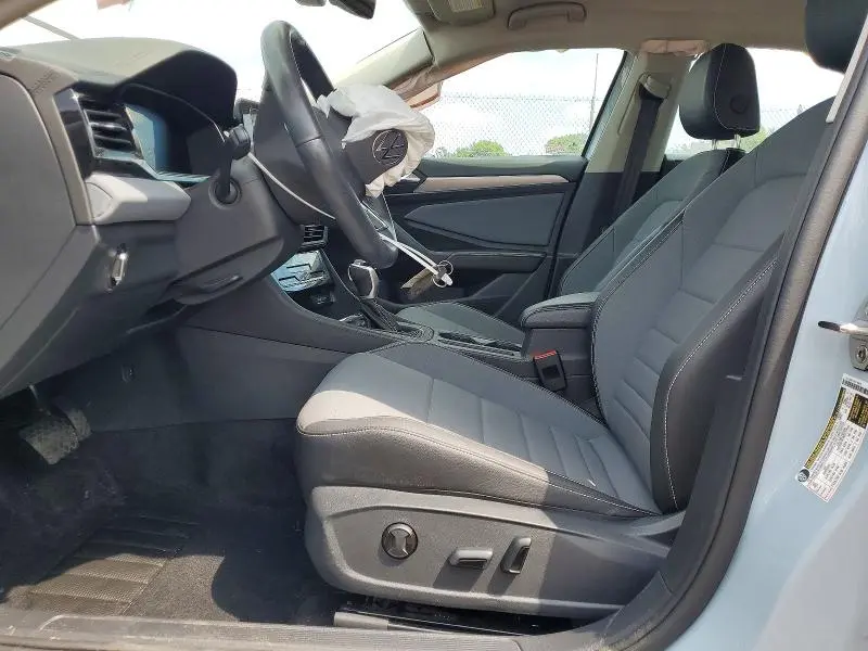 2025 VOLKSWAGEN JETTA SE  
