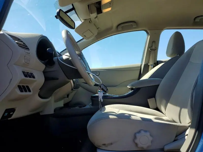 2012 NISSAN LEAF SV  
