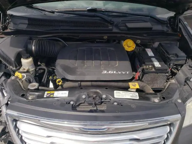 2015 CHRYSLER TOWN & COUNTRY LX  
