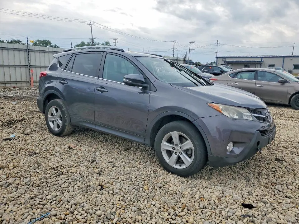2014 TOYOTA RAV4 XLE  