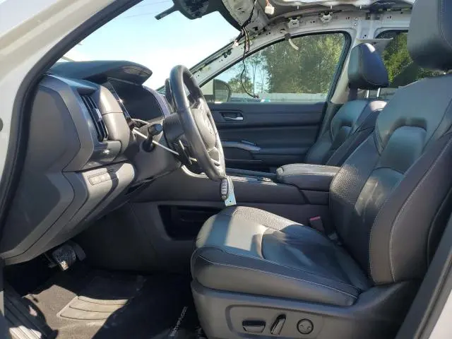 2022 NISSAN PATHFINDER SL  