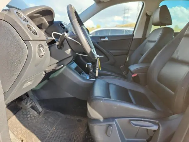 2015 VOLKSWAGEN TIGUAN S  