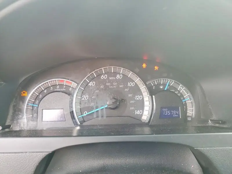 2013 TOYOTA CAMRY SE  