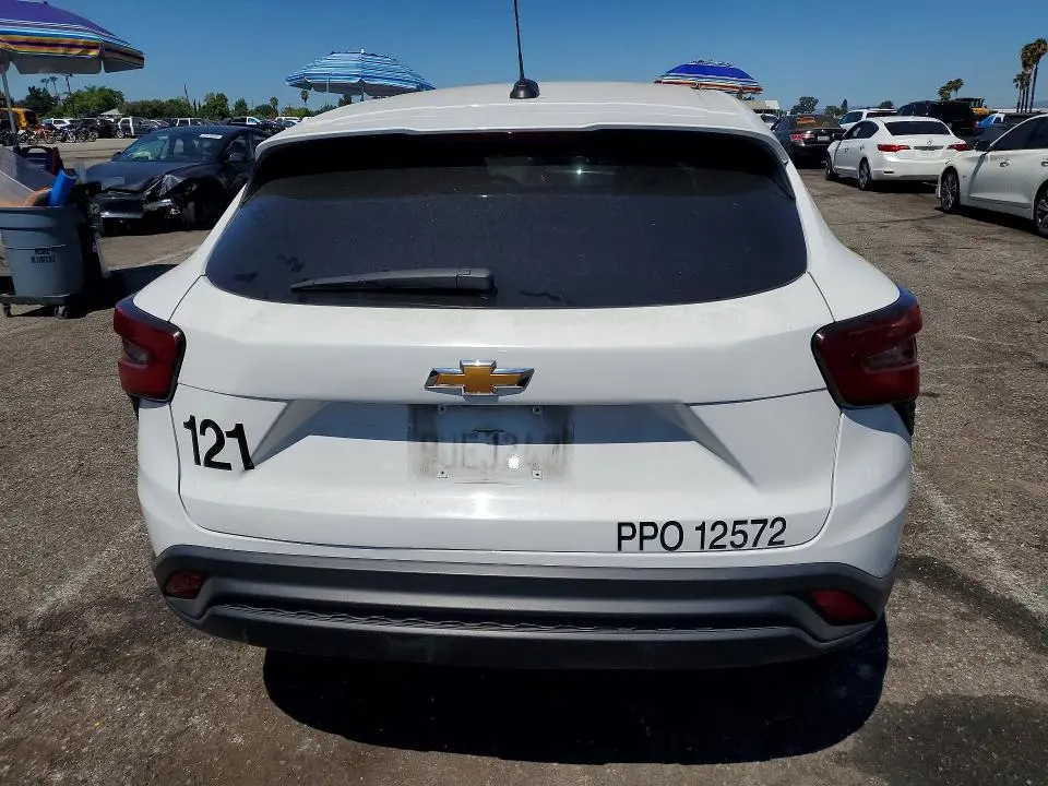 2024 CHEVROLET TRAX LS  