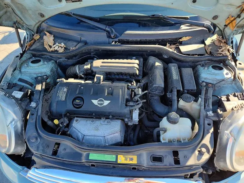 2011 MINI COOPER   