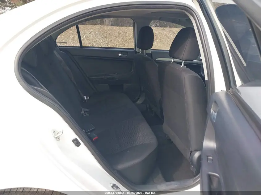 2015 MITSUBISHI LANCER SE