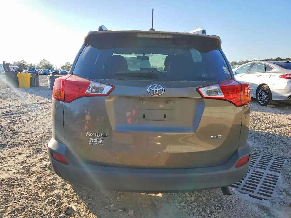 2015 TOYOTA RAV4 XLE  