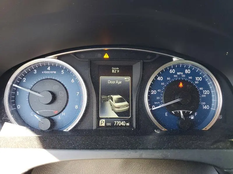 2016 TOYOTA CAMRY LE  