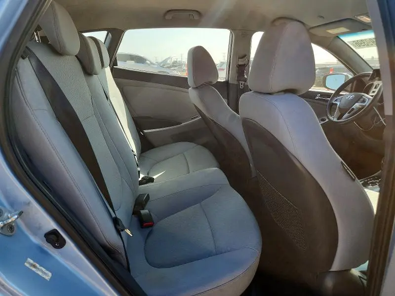 2013 HYUNDAI ACCENT SE  