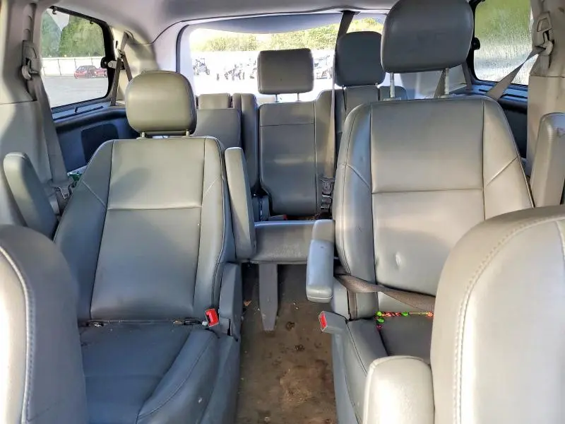 2011 VOLKSWAGEN ROUTAN SE  