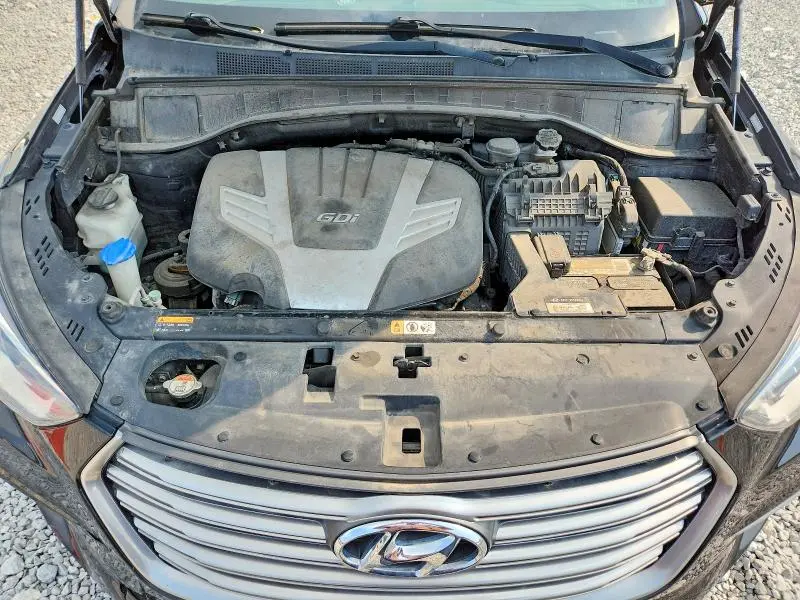 2017 HYUNDAI SANTA FE SE  