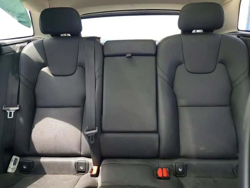2025 VOLVO XC60 PLUS  