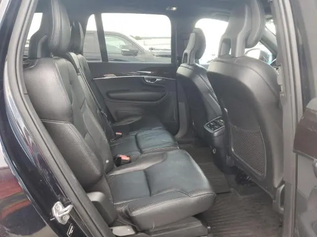 2017 VOLVO XC90 T6  